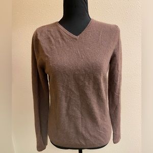 Chadwick’s Cashmere Vintage V neck sweater sz M